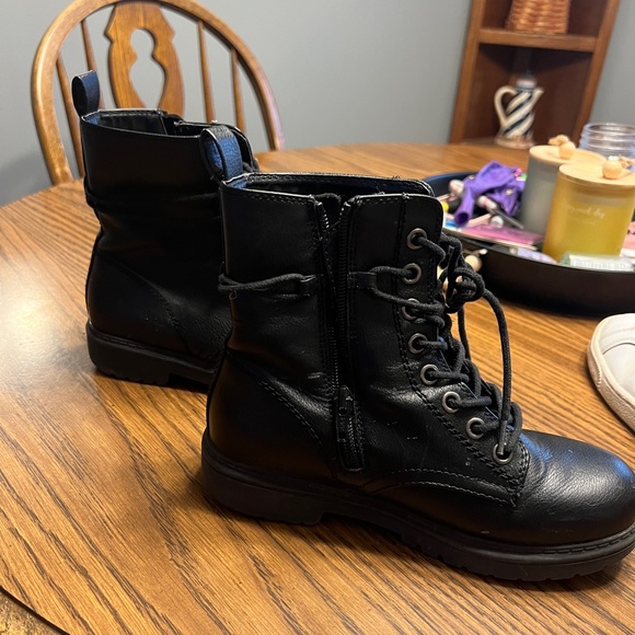 Black combat boots - Picture 2 of 5